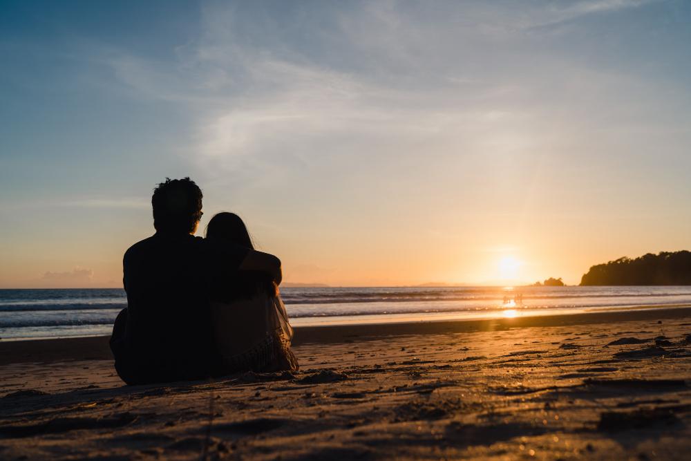 young-asian-couple-watching-sunset-near-beach-sweet-couple-happy-relax-enjoy-love-romantic-moment